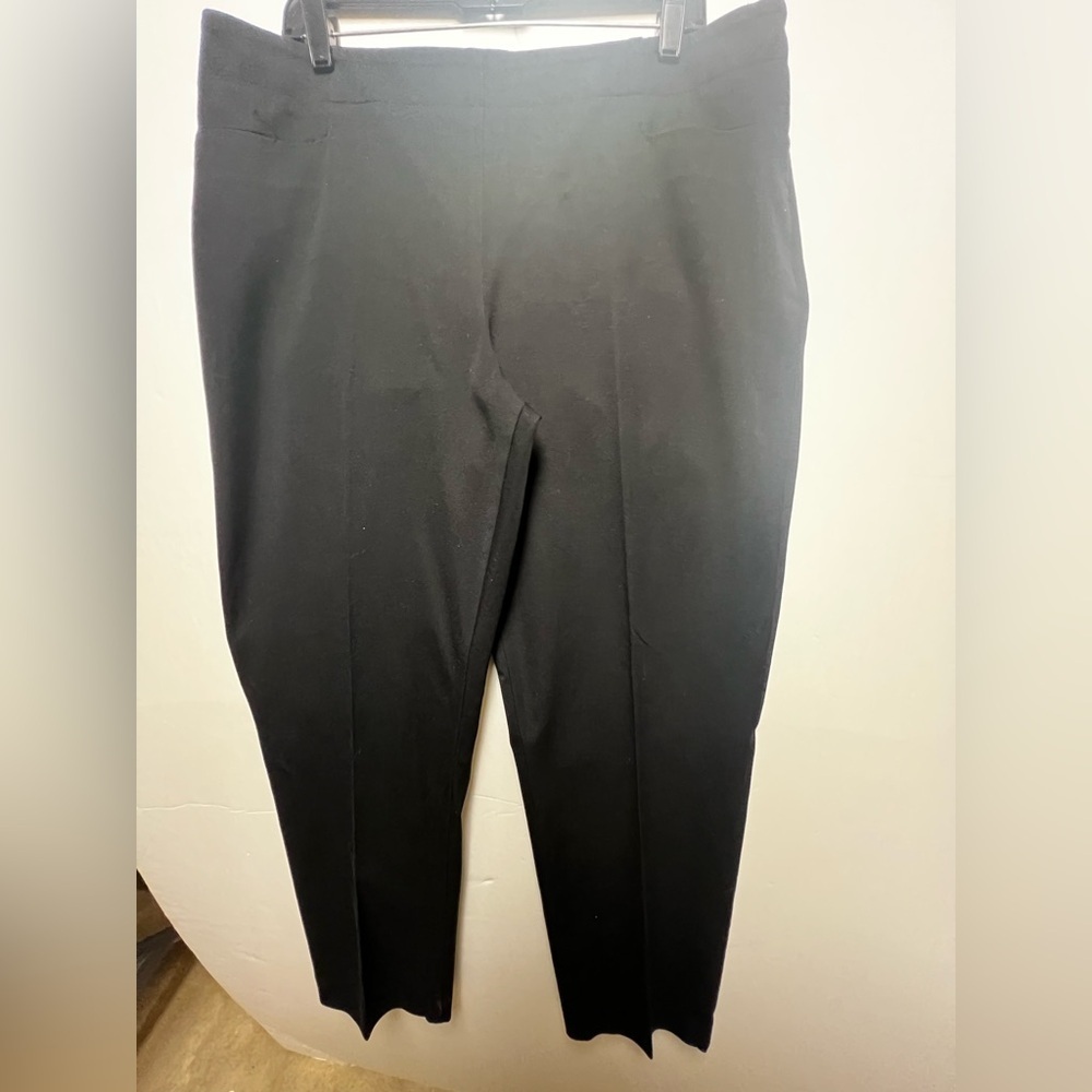 TALBOT’S LADIES BLACK DRESS SLACKS SIZE 16
STRAIGHT LEGS, CONCEALED SIDE ZIPPER